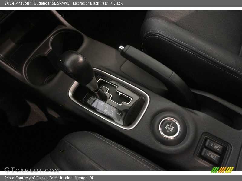 Labrador Black Pearl / Black 2014 Mitsubishi Outlander SE S-AWC