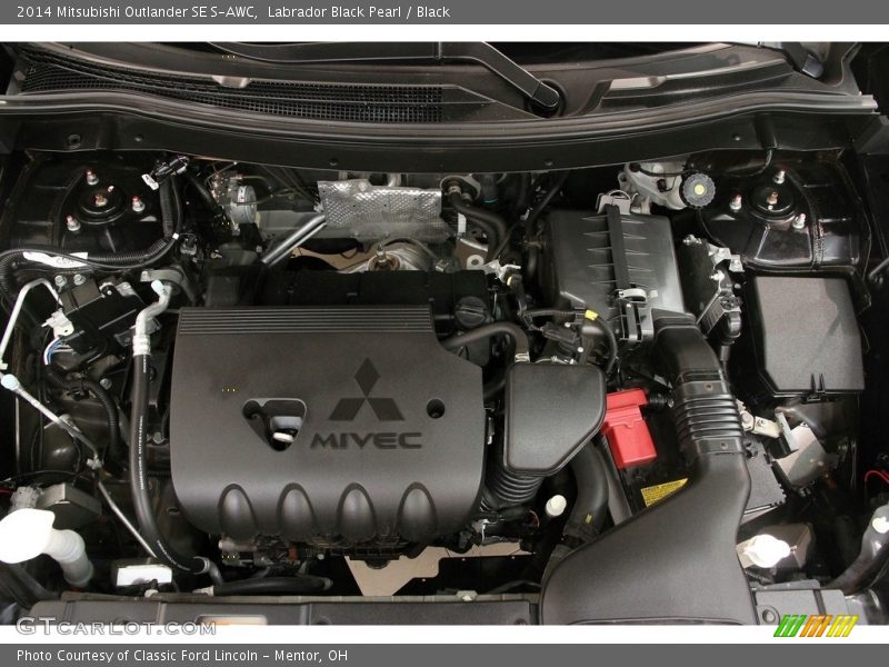 Labrador Black Pearl / Black 2014 Mitsubishi Outlander SE S-AWC