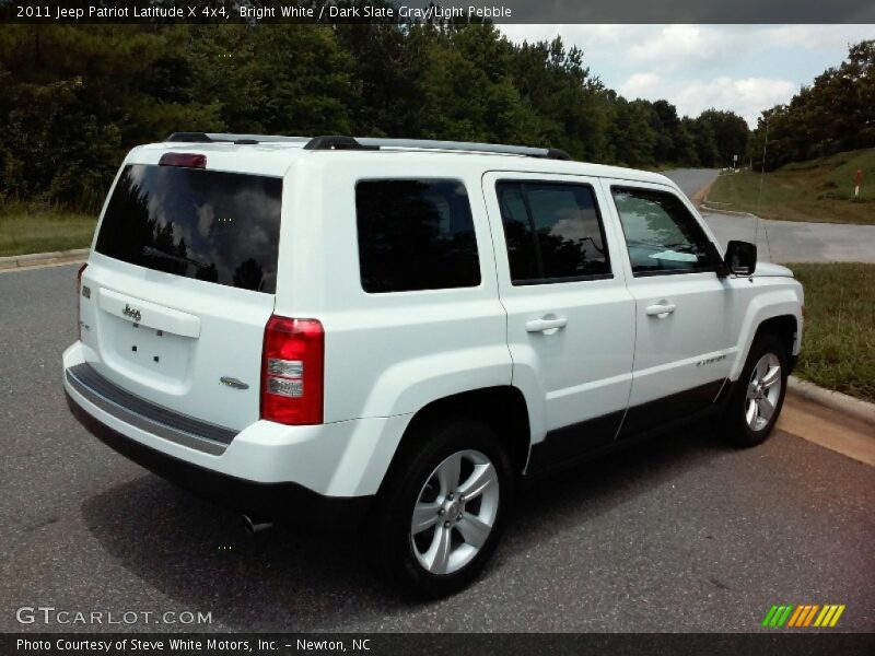 Bright White / Dark Slate Gray/Light Pebble 2011 Jeep Patriot Latitude X 4x4