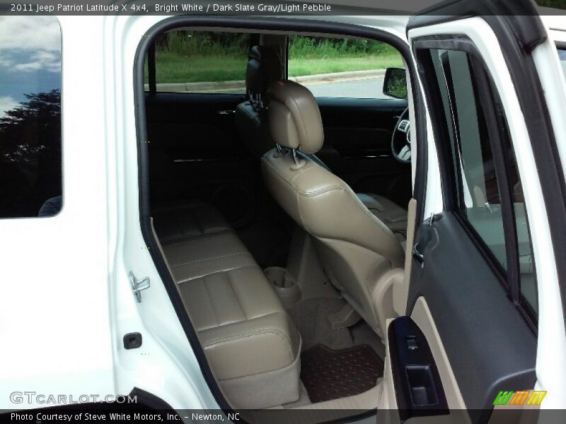 Bright White / Dark Slate Gray/Light Pebble 2011 Jeep Patriot Latitude X 4x4