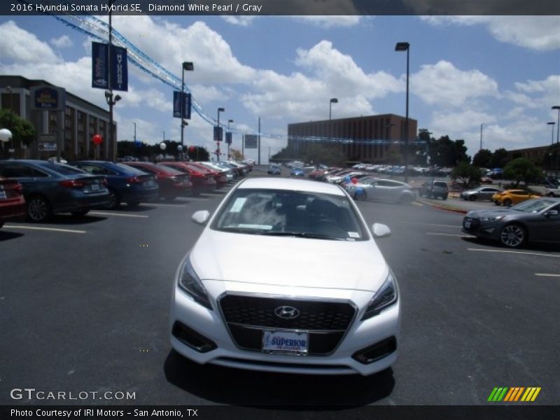 Diamond White Pearl / Gray 2016 Hyundai Sonata Hybrid SE