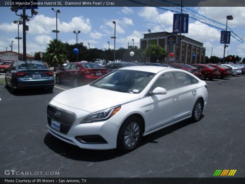 Diamond White Pearl / Gray 2016 Hyundai Sonata Hybrid SE