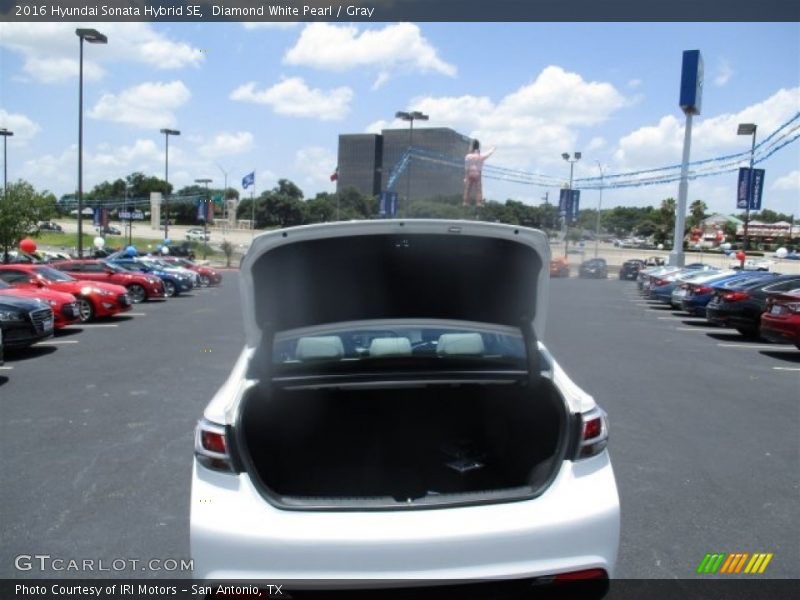 Diamond White Pearl / Gray 2016 Hyundai Sonata Hybrid SE