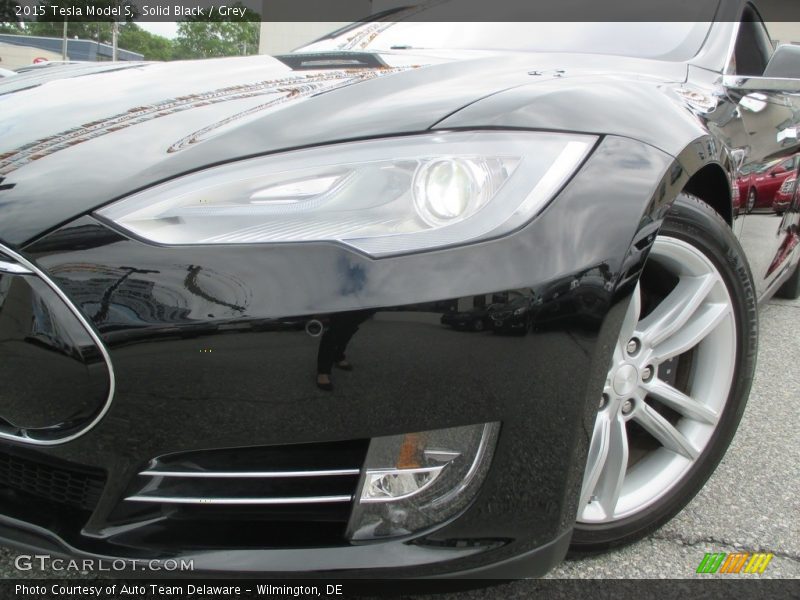 Solid Black / Grey 2015 Tesla Model S