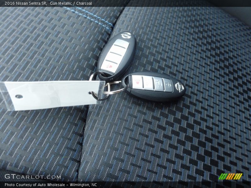 Gun Metallic / Charcoal 2016 Nissan Sentra SR