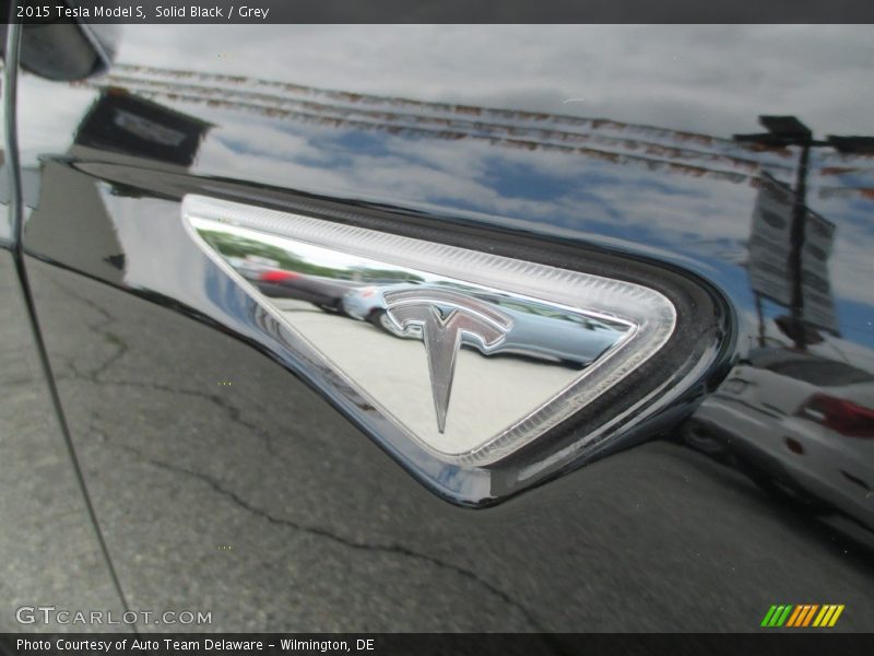 Solid Black / Grey 2015 Tesla Model S