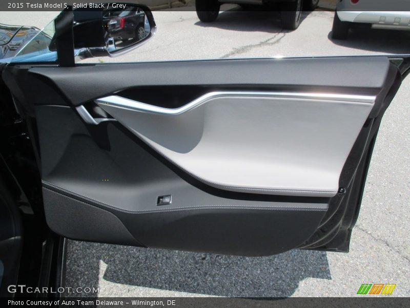 Solid Black / Grey 2015 Tesla Model S