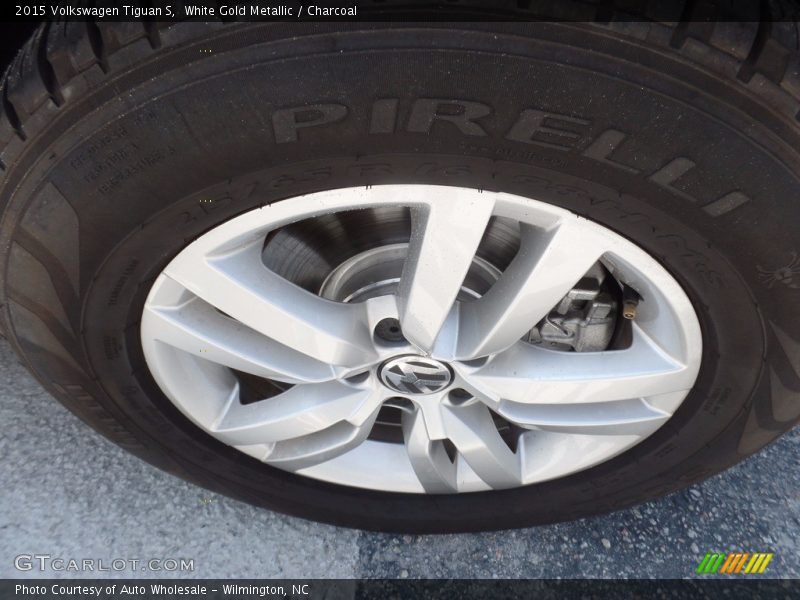 White Gold Metallic / Charcoal 2015 Volkswagen Tiguan S