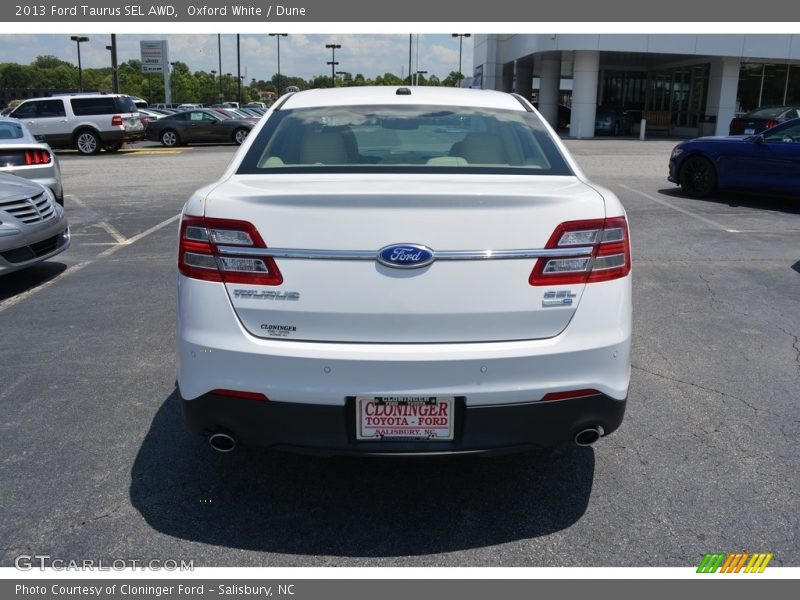 Oxford White / Dune 2013 Ford Taurus SEL AWD