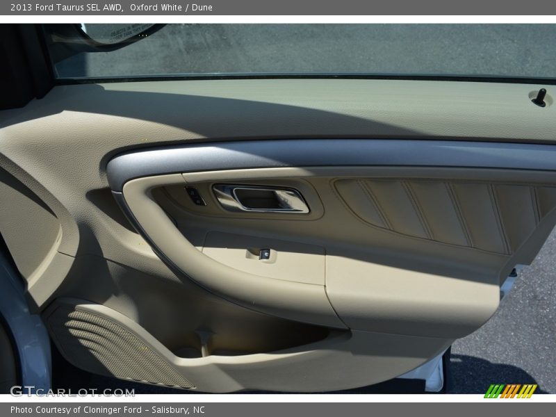 Oxford White / Dune 2013 Ford Taurus SEL AWD
