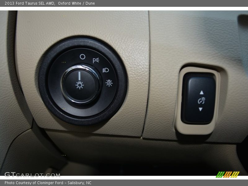 Oxford White / Dune 2013 Ford Taurus SEL AWD