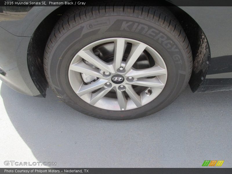 Phantom Black / Gray 2016 Hyundai Sonata SE