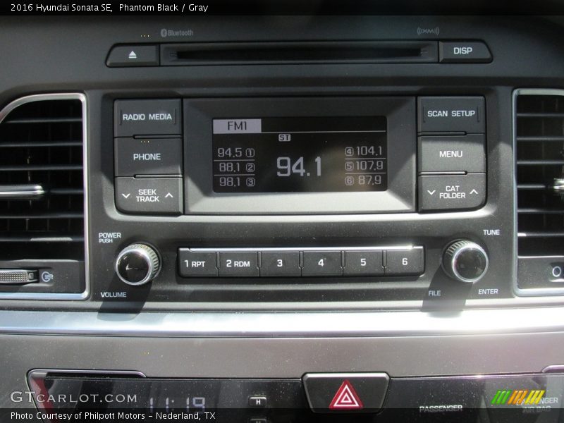 Phantom Black / Gray 2016 Hyundai Sonata SE