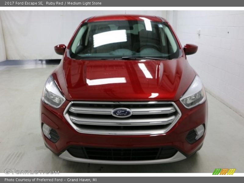Ruby Red / Medium Light Stone 2017 Ford Escape SE