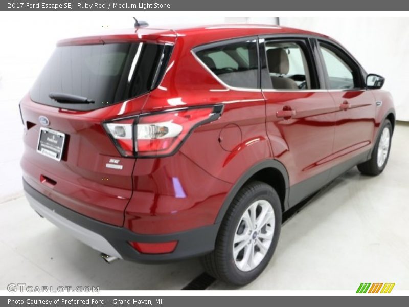 Ruby Red / Medium Light Stone 2017 Ford Escape SE