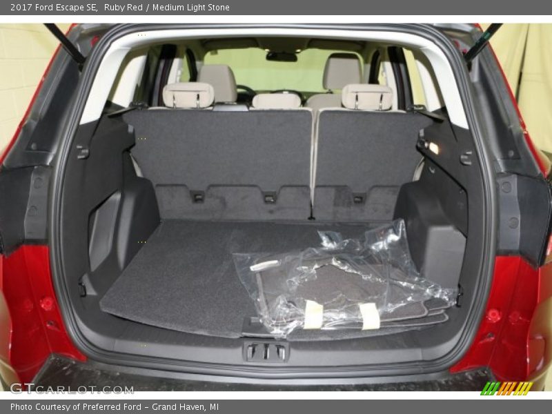 Ruby Red / Medium Light Stone 2017 Ford Escape SE