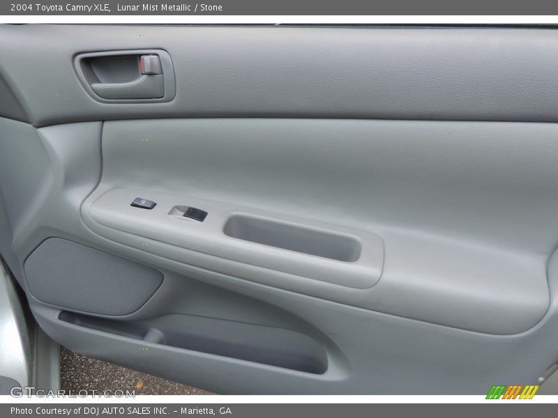 Lunar Mist Metallic / Stone 2004 Toyota Camry XLE