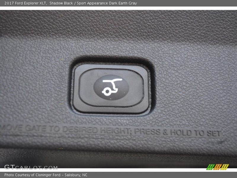 Shadow Black / Sport Appearance Dark Earth Gray 2017 Ford Explorer XLT