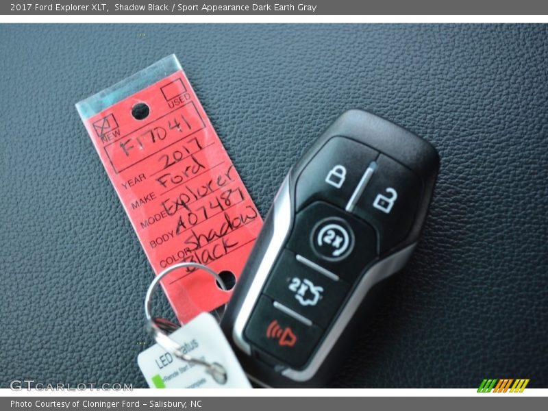 Shadow Black / Sport Appearance Dark Earth Gray 2017 Ford Explorer XLT