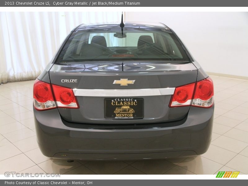 Cyber Gray Metallic / Jet Black/Medium Titanium 2013 Chevrolet Cruze LS
