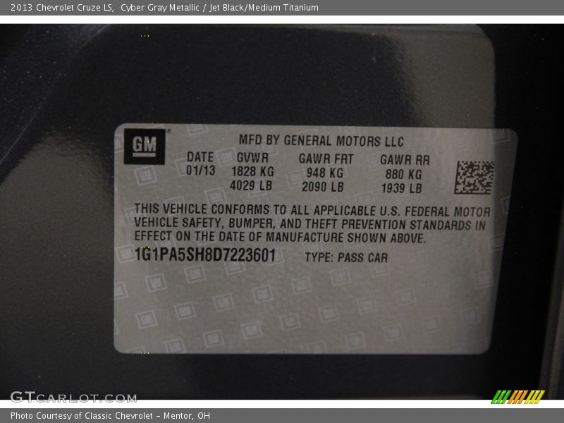 Cyber Gray Metallic / Jet Black/Medium Titanium 2013 Chevrolet Cruze LS