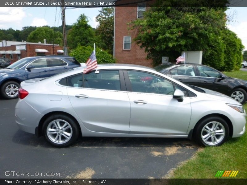 Silver Ice Metallic / Jet Black 2016 Chevrolet Cruze LT Sedan