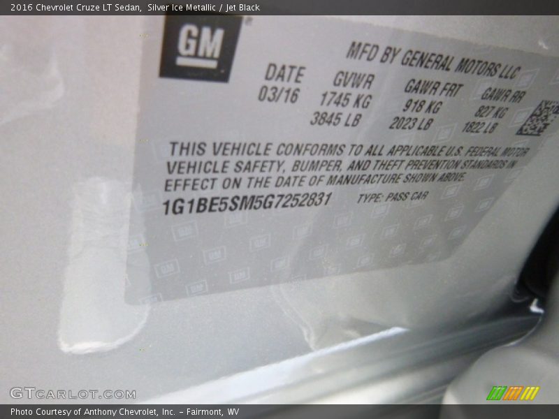 Silver Ice Metallic / Jet Black 2016 Chevrolet Cruze LT Sedan