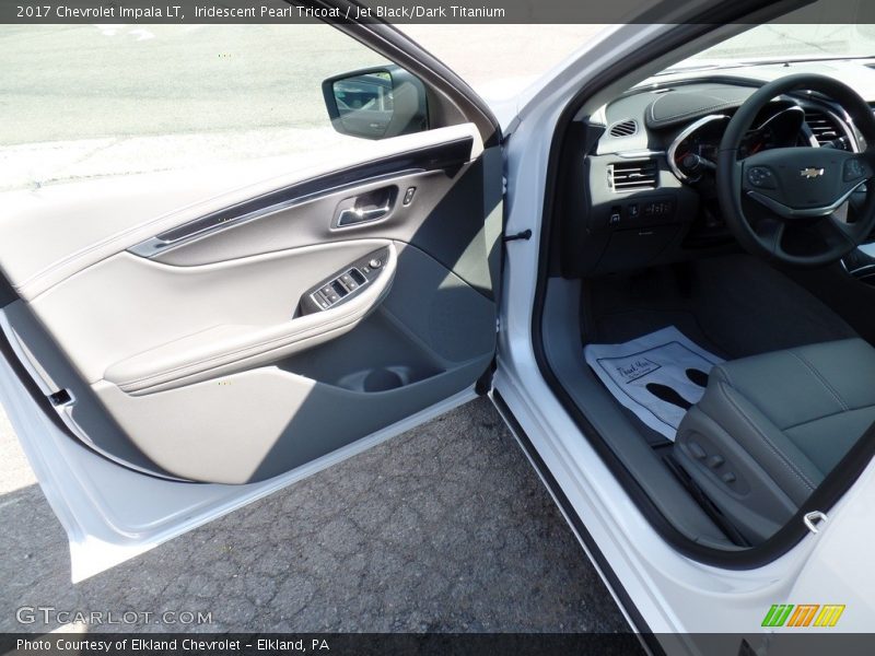 Iridescent Pearl Tricoat / Jet Black/Dark Titanium 2017 Chevrolet Impala LT