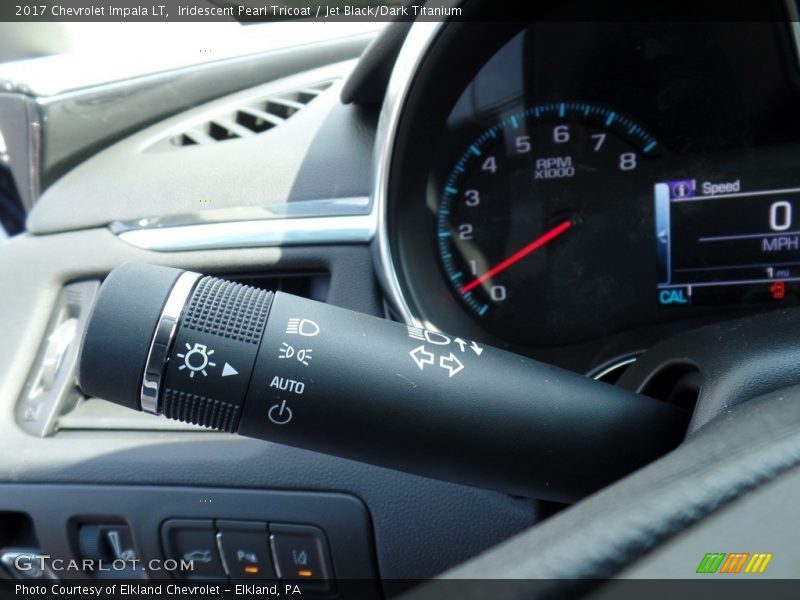 Iridescent Pearl Tricoat / Jet Black/Dark Titanium 2017 Chevrolet Impala LT