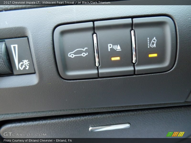Iridescent Pearl Tricoat / Jet Black/Dark Titanium 2017 Chevrolet Impala LT