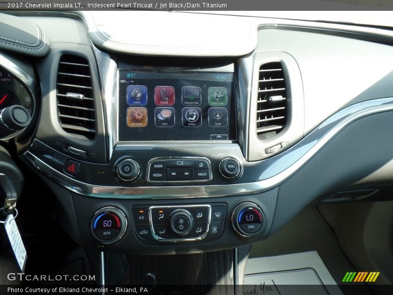 Iridescent Pearl Tricoat / Jet Black/Dark Titanium 2017 Chevrolet Impala LT