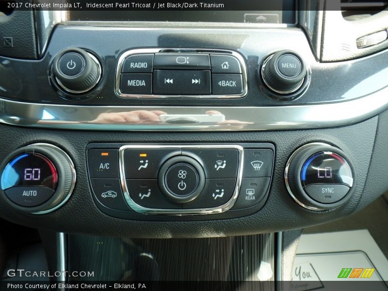 Iridescent Pearl Tricoat / Jet Black/Dark Titanium 2017 Chevrolet Impala LT
