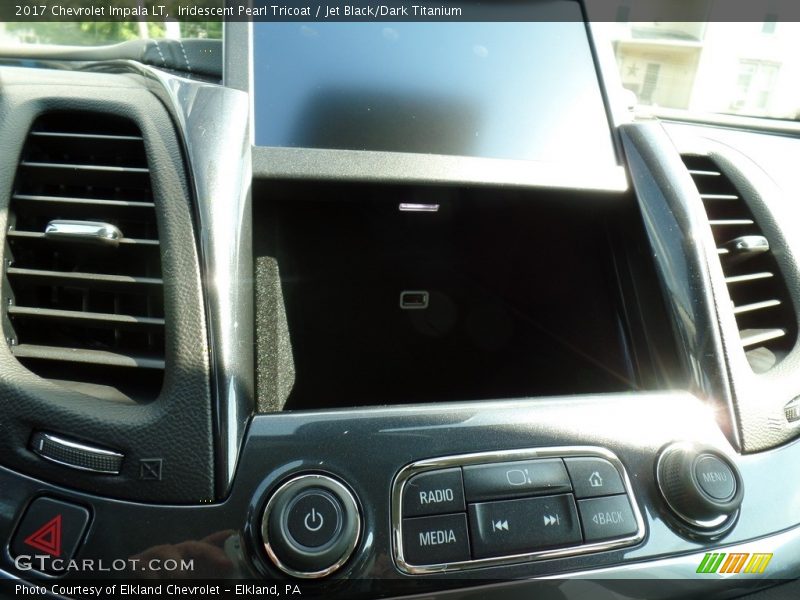 Iridescent Pearl Tricoat / Jet Black/Dark Titanium 2017 Chevrolet Impala LT