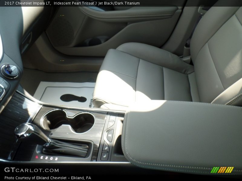 Iridescent Pearl Tricoat / Jet Black/Dark Titanium 2017 Chevrolet Impala LT