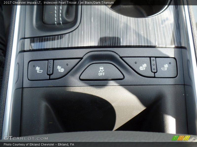 Iridescent Pearl Tricoat / Jet Black/Dark Titanium 2017 Chevrolet Impala LT