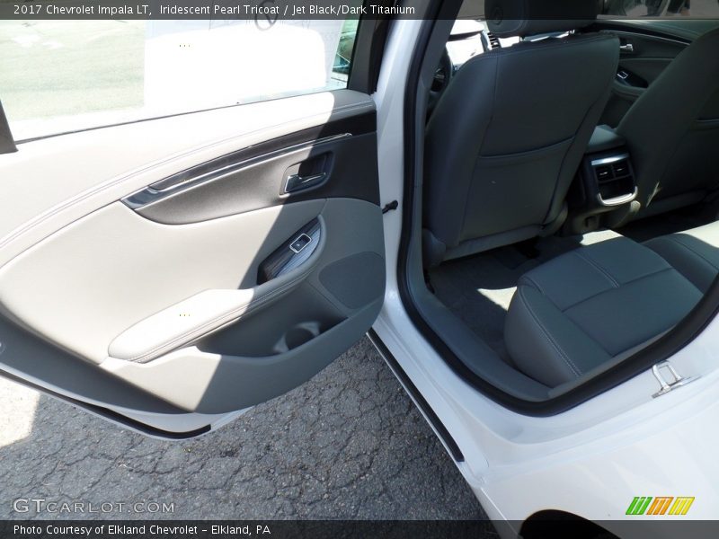 Iridescent Pearl Tricoat / Jet Black/Dark Titanium 2017 Chevrolet Impala LT