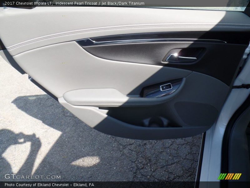 Iridescent Pearl Tricoat / Jet Black/Dark Titanium 2017 Chevrolet Impala LT