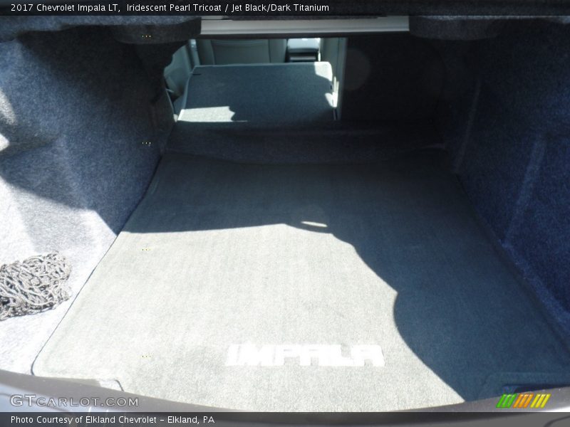 Iridescent Pearl Tricoat / Jet Black/Dark Titanium 2017 Chevrolet Impala LT