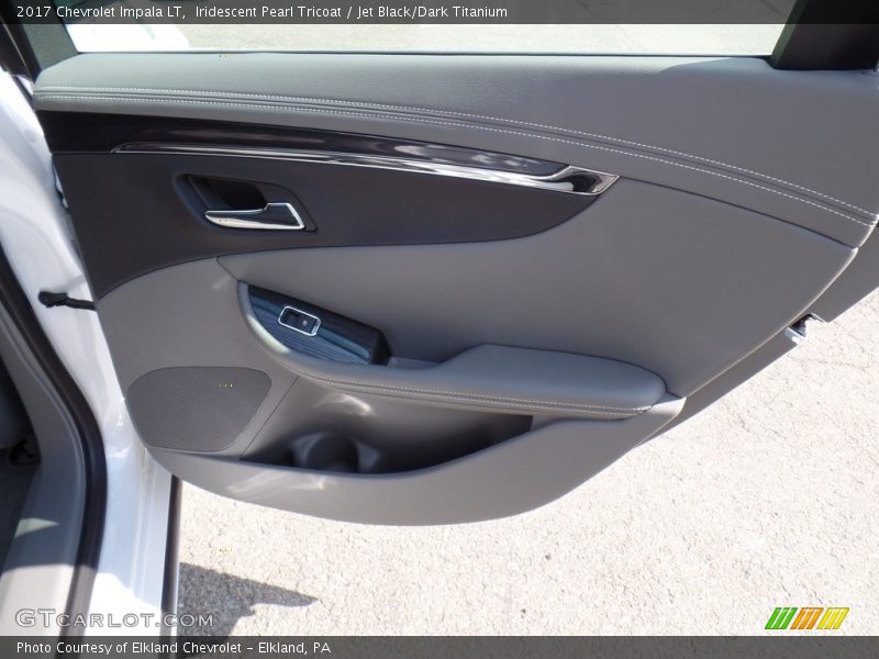 Iridescent Pearl Tricoat / Jet Black/Dark Titanium 2017 Chevrolet Impala LT