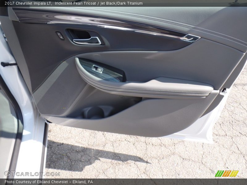 Iridescent Pearl Tricoat / Jet Black/Dark Titanium 2017 Chevrolet Impala LT