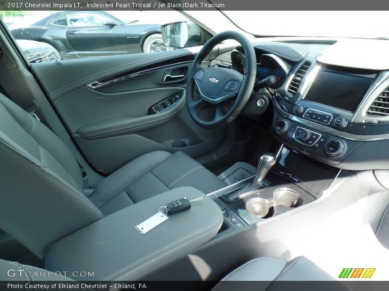 Iridescent Pearl Tricoat / Jet Black/Dark Titanium 2017 Chevrolet Impala LT