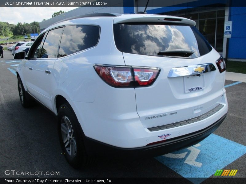 Summit White / Ebony 2017 Chevrolet Traverse LT AWD