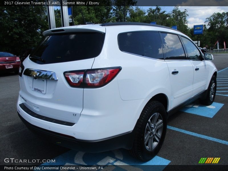 Summit White / Ebony 2017 Chevrolet Traverse LT AWD