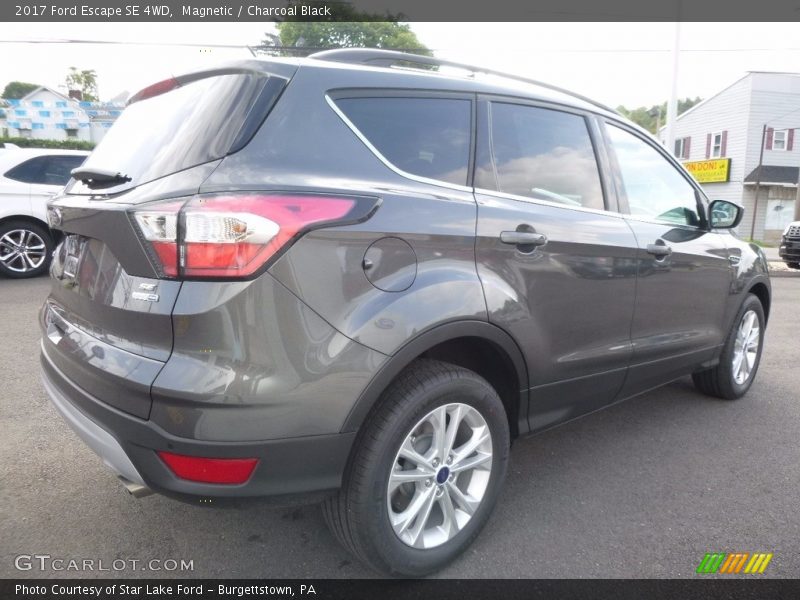 Magnetic / Charcoal Black 2017 Ford Escape SE 4WD