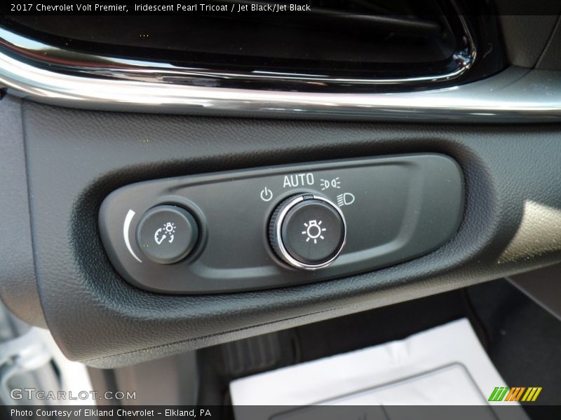 Controls of 2017 Volt Premier