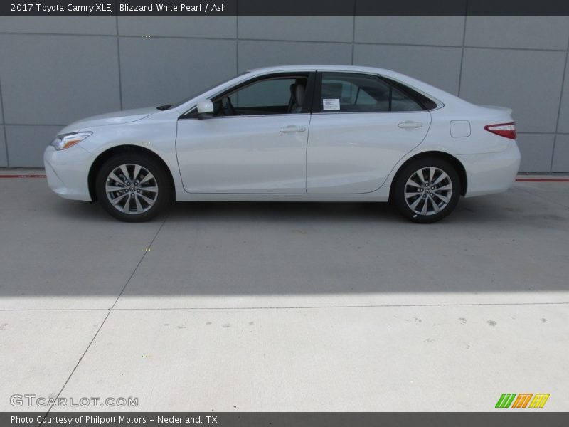  2017 Camry XLE Blizzard White Pearl