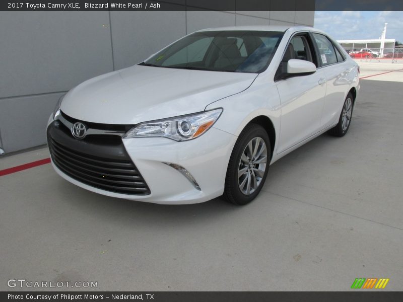 Blizzard White Pearl / Ash 2017 Toyota Camry XLE