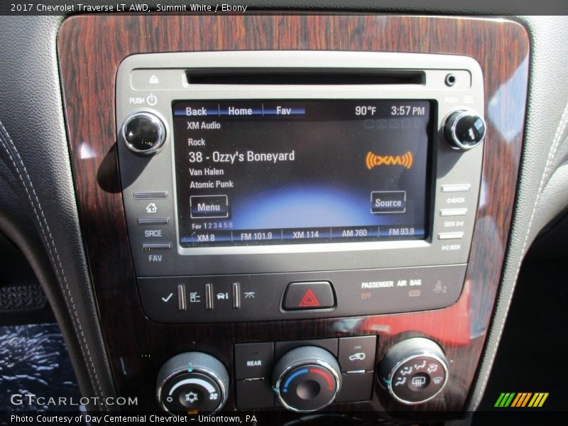Summit White / Ebony 2017 Chevrolet Traverse LT AWD