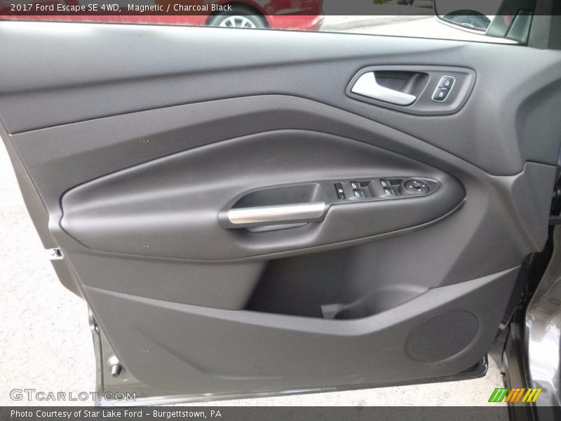 Magnetic / Charcoal Black 2017 Ford Escape SE 4WD