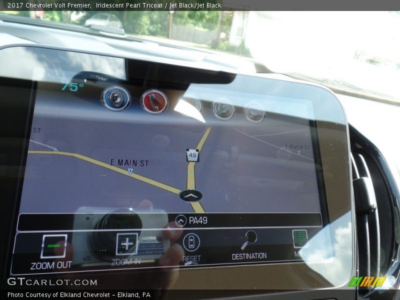 Iridescent Pearl Tricoat / Jet Black/Jet Black 2017 Chevrolet Volt Premier